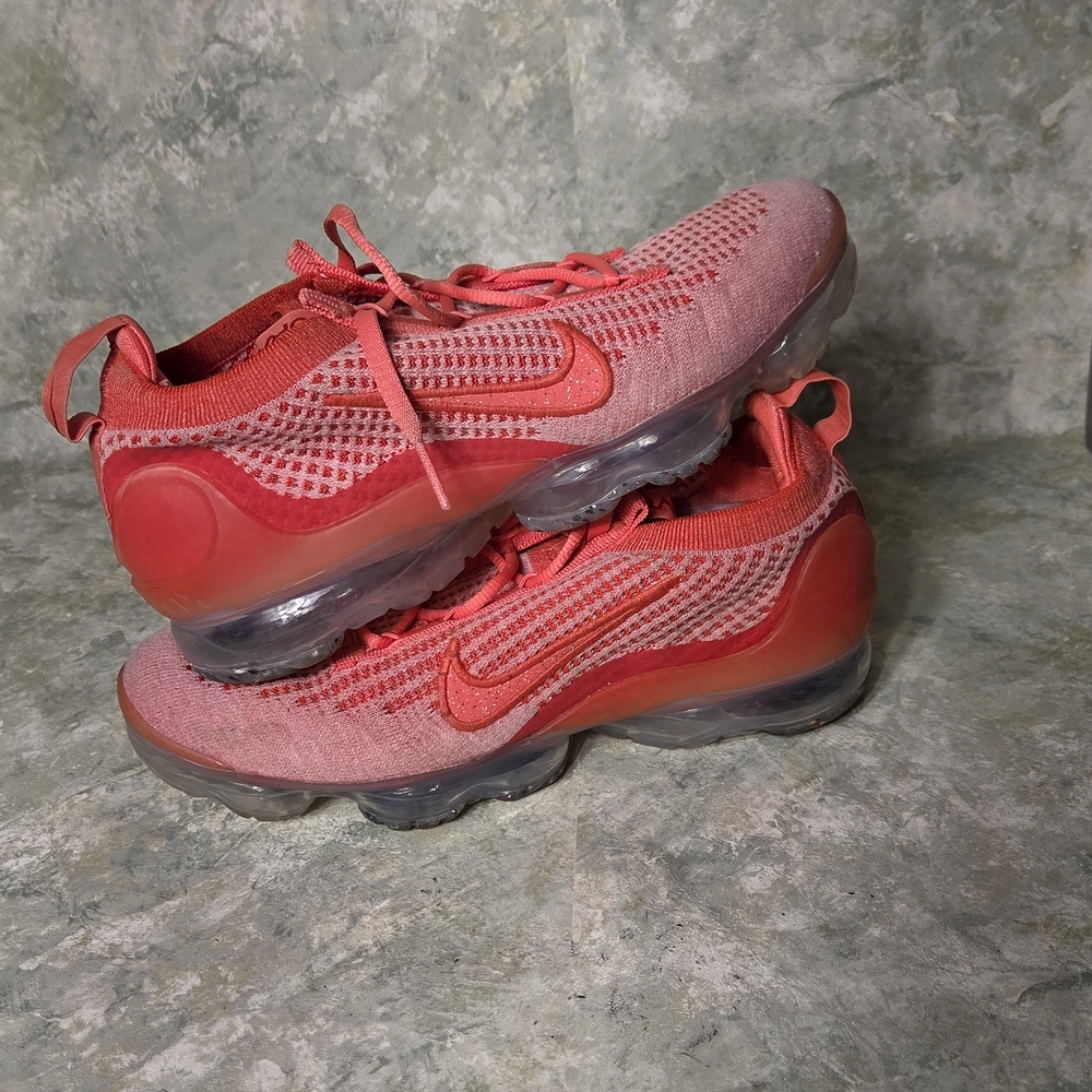 Nike Women's Coral Pink Air VaporMax Knit Sneakers